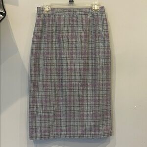 Plaid Gray and Purple Women's Skirt size 10 vintage like new